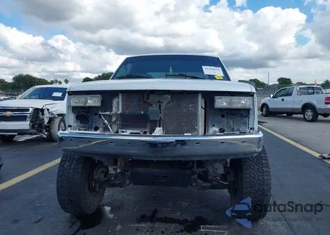 1998 Chevrolet K1500 Fleetside z USA, uszkodzony, nr VIN 2GCEK19R6W1186017